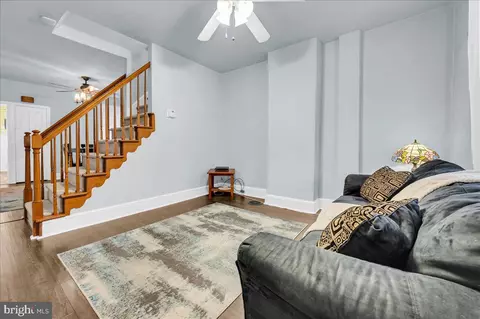 215 8th St, Brookhaven, PA 19015