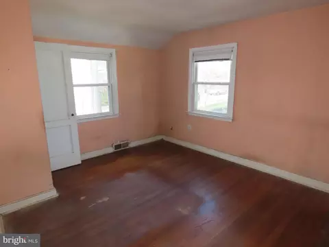 Bedroom - 111 S Forest Rd, Springfield, PA 19064 photo 1 of 3