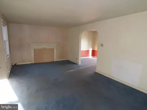 Living - 111 S Forest Rd, Springfield, PA 19064 photo 1 of 3