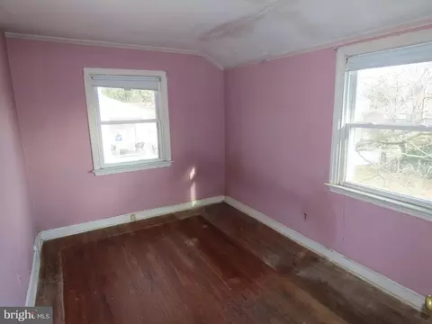 Bedroom - 111 S Forest Rd, Springfield, PA 19064 photo 2 of 3