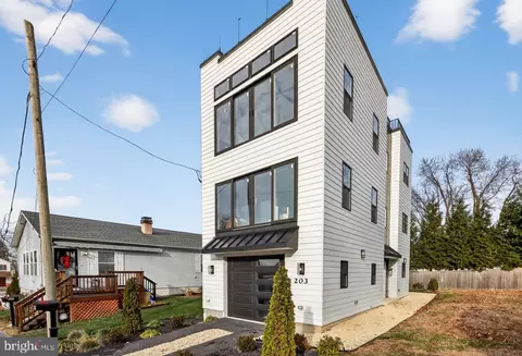 203 Church St, Wayne, PA 19087