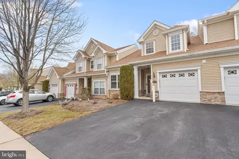 113 Dresner Cir, Boothwyn, PA 19061