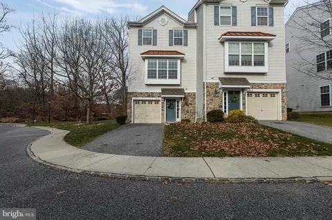1418 Brayden Dr, Marcus Hook, PA 19061