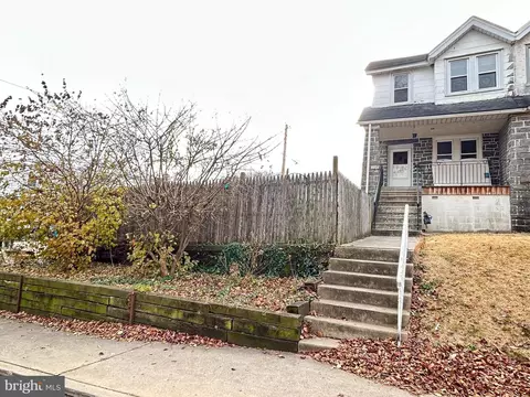 7502 Parkview Rd, Darby, PA 19082