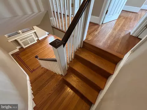 Entry Way - 7502 Parkview Rd, Darby, PA 19082 photo 6 of 7
