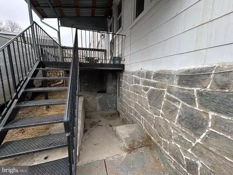 Exterior - 7502 Parkview Rd, Darby, PA 19082 photo 8 of 19