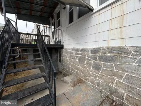 Exterior - 7502 Parkview Rd, Darby, PA 19082 photo 16 of 19