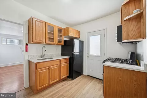 Entry Way - 77 N Keystone Ave, Darby, PA 19082 photo 1 of 4