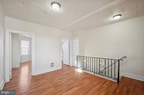 Entry Way - 77 N Keystone Ave, Darby, PA 19082 photo 3 of 4