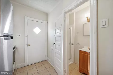Entry Way - 77 N Keystone Ave, Darby, PA 19082 photo 4 of 4