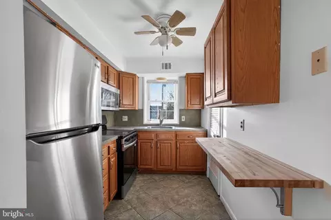 Kitchen - 800 South Ave #B4, Secane, PA 19018 photo 1 of 1