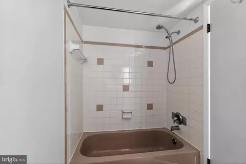 Bath - 800 South Ave #B4, Secane, PA 19018 photo 2 of 3