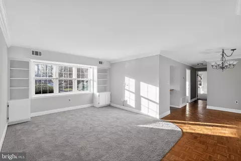 Living - 800 South Ave #B4, Secane, PA 19018 photo 1 of 3