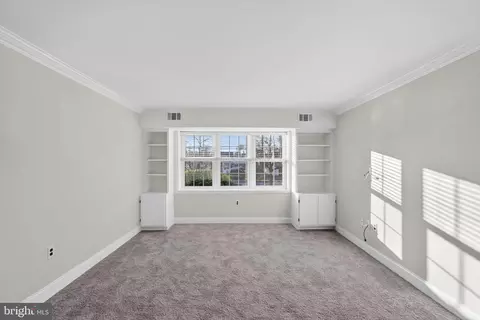 Living - 800 South Ave #B4, Secane, PA 19018 photo 3 of 3