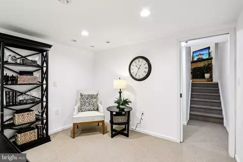 Entry Way - 120 Eaton Dr, Wayne, PA 19087 photo 3 of 7