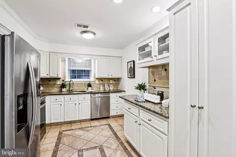Kitchen - 120 Eaton Dr, Wayne, PA 19087 photo 2 of 3