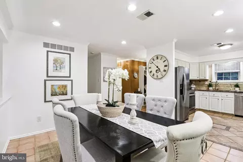 Dining - 120 Eaton Dr, Wayne, PA 19087 photo 2 of 4