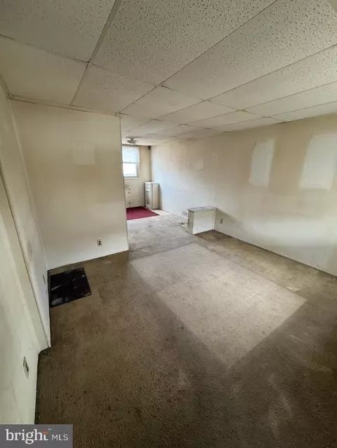 660 Copley Rd, Darby, PA 19082 photo 2