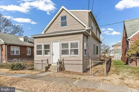 242 Seneca St, Essington, PA 19029