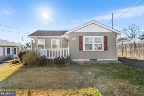 4948 Greenwood St, Brookhaven, PA 19015