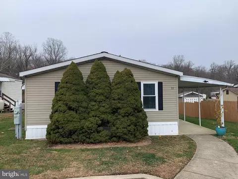 51 Lake Dr, Media, PA 19063