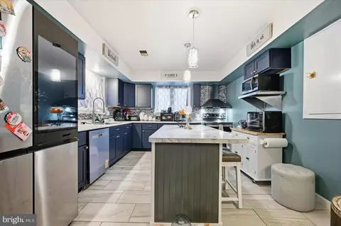 Kitchen - 155 Eaton Dr, Wayne, PA 19087 photo 1 of 3