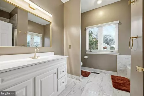 Bath - 155 Eaton Dr, Wayne, PA 19087 photo 2 of 6