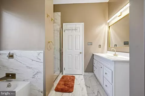 Bath - 155 Eaton Dr, Wayne, PA 19087 photo 4 of 6