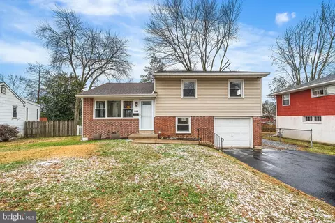 1108 Providence Rd, Secane, PA 19018