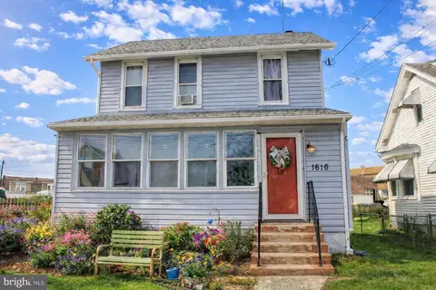 1616 Ward St, Linwood, PA 19061