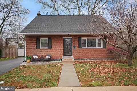 16 Lynwood, Glenolden, PA 19036