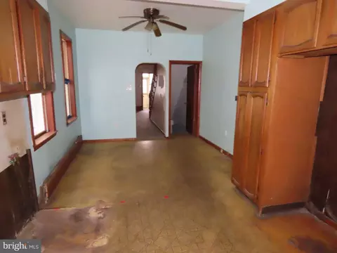 Entry Way - 1118 Green St, Marcus Hook, PA 19061 photo 2 of 3