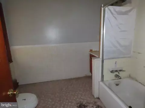 Entry Way - 1118 Green St, Marcus Hook, PA 19061 photo 3 of 3