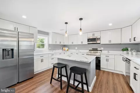 11 Helluva Hill Ln, Glen Mills, PA 19342