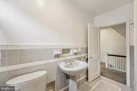 Bath - 19 Wayne Ave, Springfield, PA 19064 photo 3 of 3