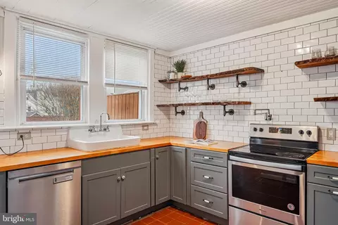 Kitchen - 19 Wayne Ave, Springfield, PA 19064 photo 3 of 3