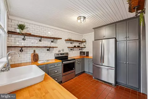 Kitchen - 19 Wayne Ave, Springfield, PA 19064 photo 2 of 3