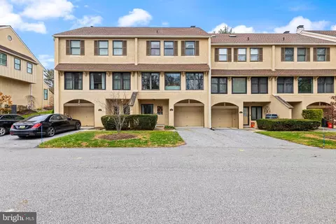 649 Niblick Ln #20, Wallingford, PA 19086