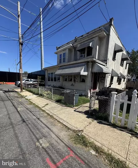217 Harvey Ave, Marcus Hook, PA 19061 photo 3