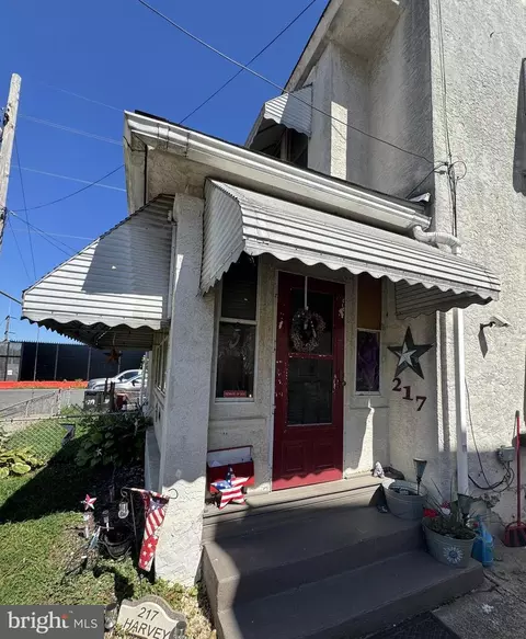 217 Harvey Ave, Marcus Hook, PA 19061 photo 4