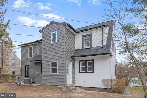 Exterior - 220 N Rolling Rd, Springfield, PA 19064 photo 4 of 6