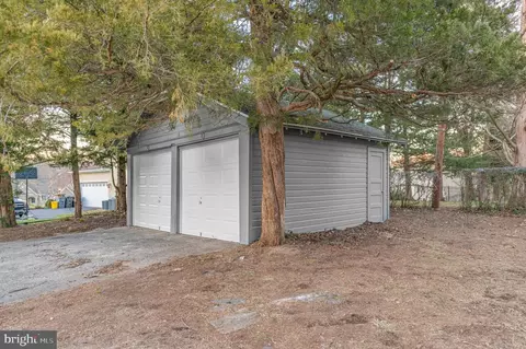 Exterior - 220 N Rolling Rd, Springfield, PA 19064 photo 6 of 6