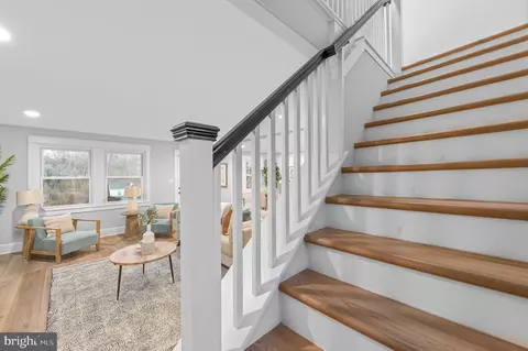 Entry Way - 220 N Rolling Rd, Springfield, PA 19064 photo 5 of 11
