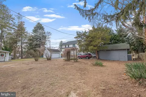 Exterior - 220 N Rolling Rd, Springfield, PA 19064 photo 5 of 6