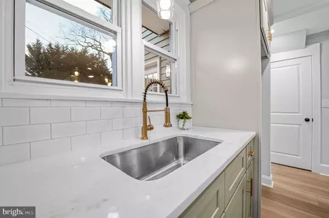 Kitchen - 220 N Rolling Rd, Springfield, PA 19064 photo 5 of 5
