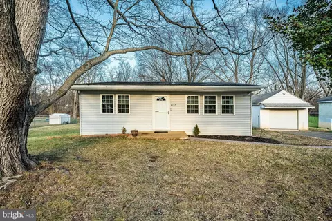 2117 Locust St, Boothwyn, PA 19061