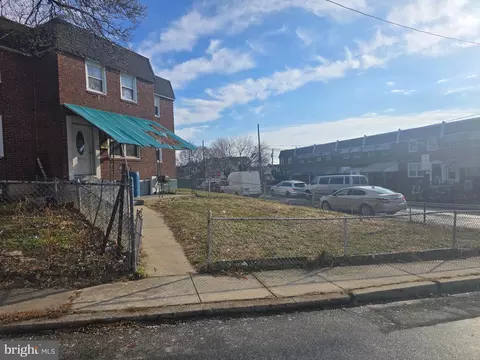 7160 Clover Ln, Darby, PA 19082
