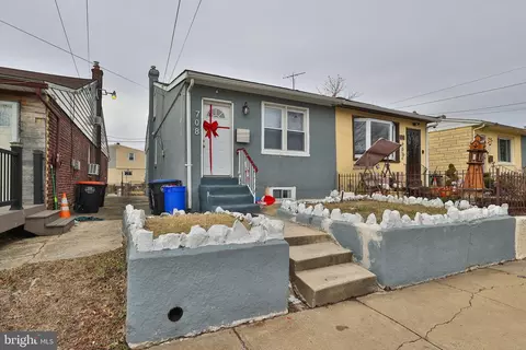 708 Ward St, Chester, PA 19013
