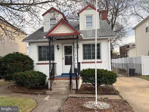 335 Pontiac St, Essington, PA 19029