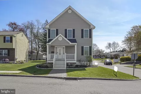 1002 11th Ave, Folsom, PA 19033